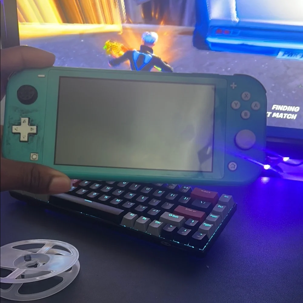Nintendo Switch Lite Turquoise Handheld Console - Picture 1 of 5